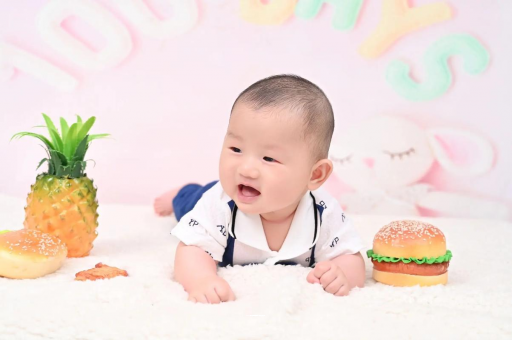 义乌宝宝在妈妈肚子里